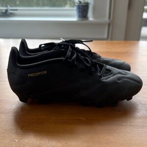 adidas Black Predator boy’s Soccer Cleats